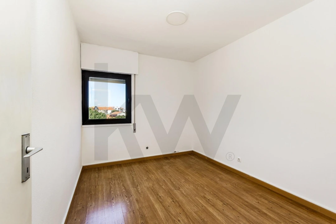 Apartamento T2 para Arrendamento em São Domingos de Rana Foto 16