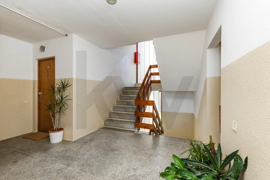 Apartamento T2 para Arrendamento em São Domingos de Rana Foto 21