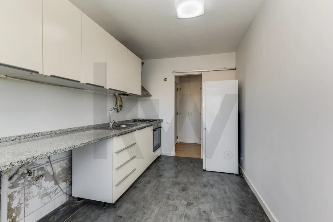 Apartamento T2 para Arrendamento em São Domingos de Rana Foto 3