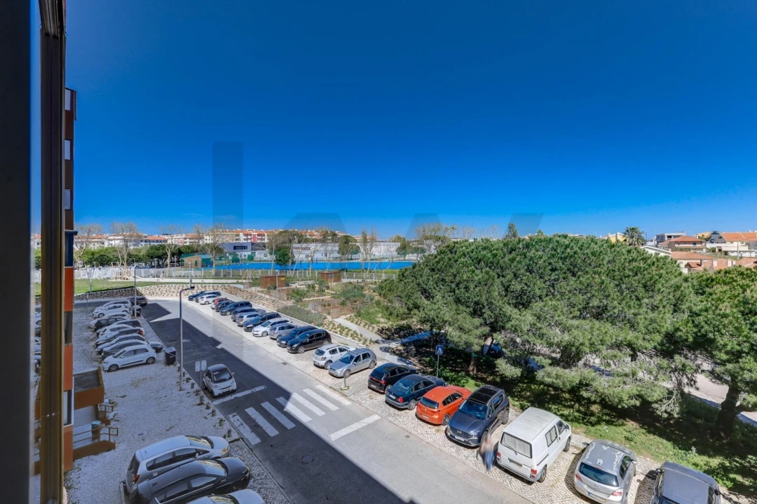 Apartamento T2 para Arrendamento em São Domingos de Rana Foto 20