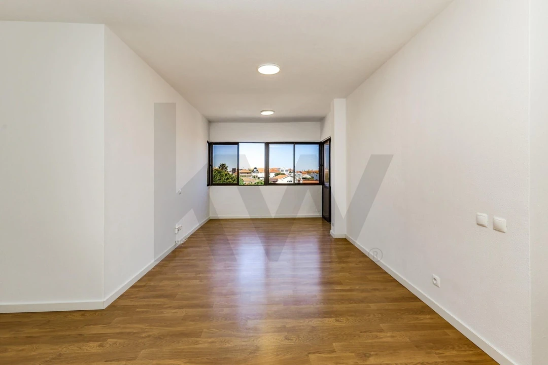 Apartamento T2 para Arrendamento em São Domingos de Rana Foto 9