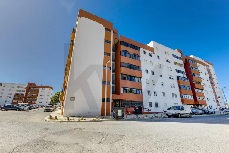 Apartamento T2 para Arrendamento em São Domingos de Rana Foto 23