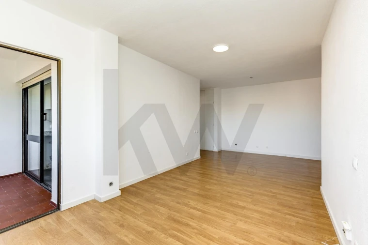 Apartamento T2 para Arrendamento em São Domingos de Rana Foto 13