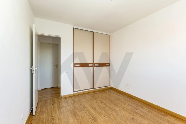 Apartamento T2 para Arrendamento em São Domingos de Rana Foto 14