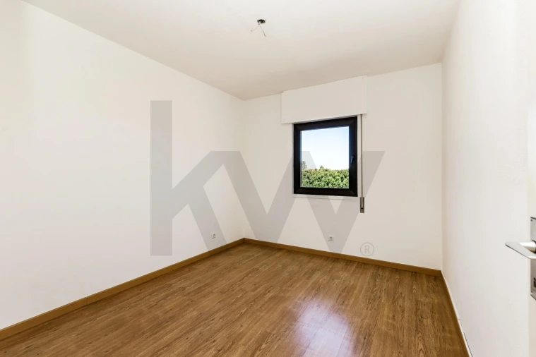 Apartamento T2 para Arrendamento em São Domingos de Rana Foto 10