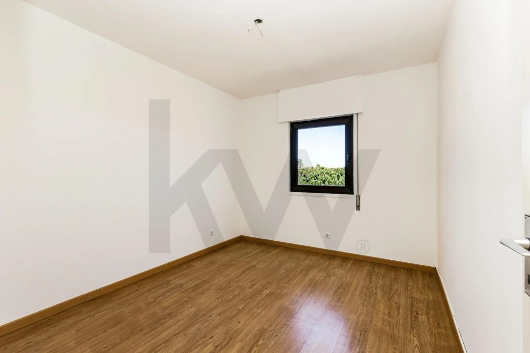 Apartamento T2 para Arrendamento em São Domingos de Rana Foto 10