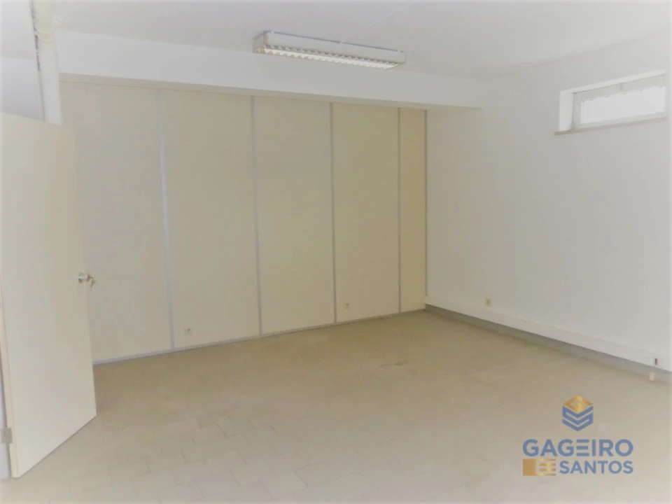 Loja para Venda em Caldas da Rainha - Santo Onofre e Serra do Bouro Foto 4