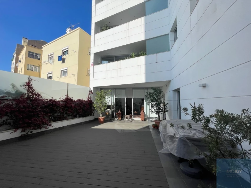 Apartamento T3 para Arrendamento em Algés, Linda-A-Velha e Cruz Quebrada-Dafundo Foto 1