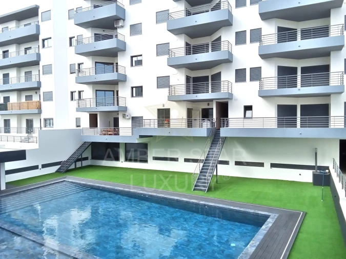 Apartamento T3 para Venda em Quelfes Foto 2