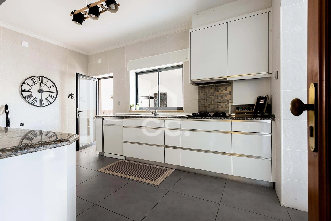 Moradia T5 para Venda em Malagueira e Horta das Figueiras Foto 4