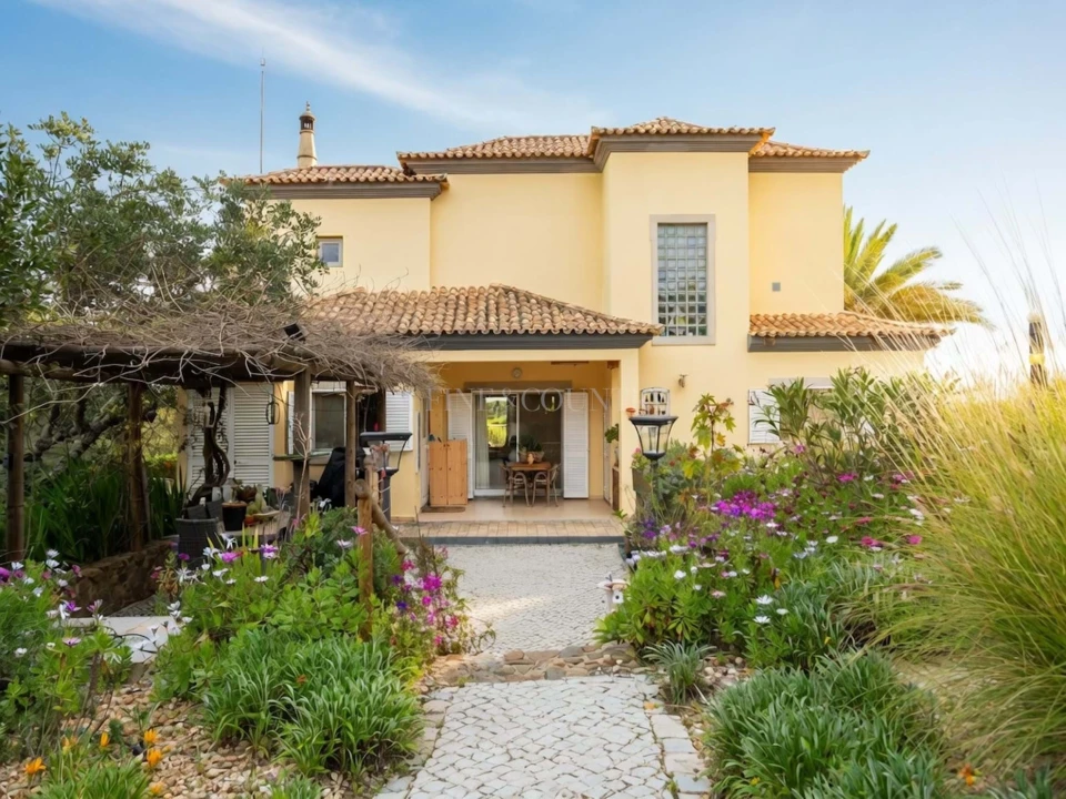 Moradia T5 para Venda em Santa Catarina da Fonte do Bispo Foto 34