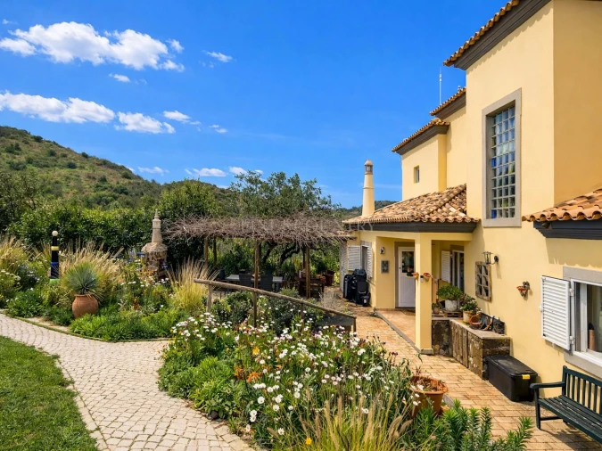 Moradia T5 para Venda em Santa Catarina da Fonte do Bispo Foto 8