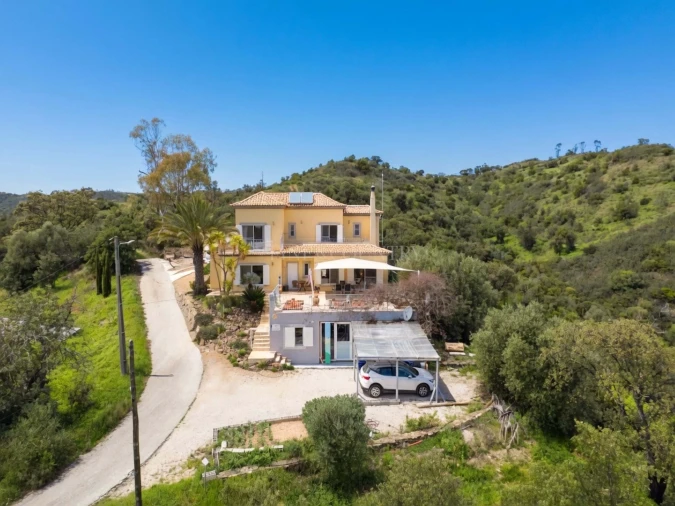 Moradia T5 para Venda em Santa Catarina da Fonte do Bispo Foto 4