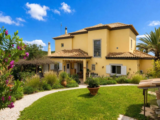 Moradia T5 para Venda em Santa Catarina da Fonte do Bispo Foto 7