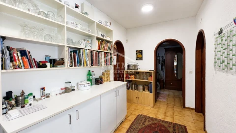 Moradia T6 para Venda em Caniço