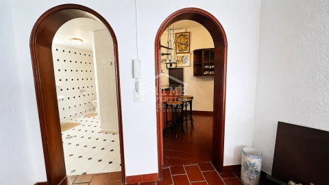 Moradia T6 para Venda em Caniço