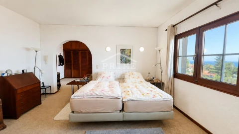 Moradia T6 para Venda em Caniço