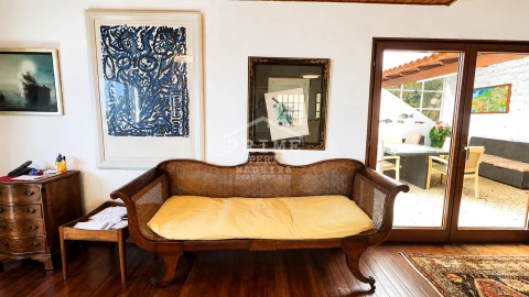 Moradia T6 para Venda em Caniço