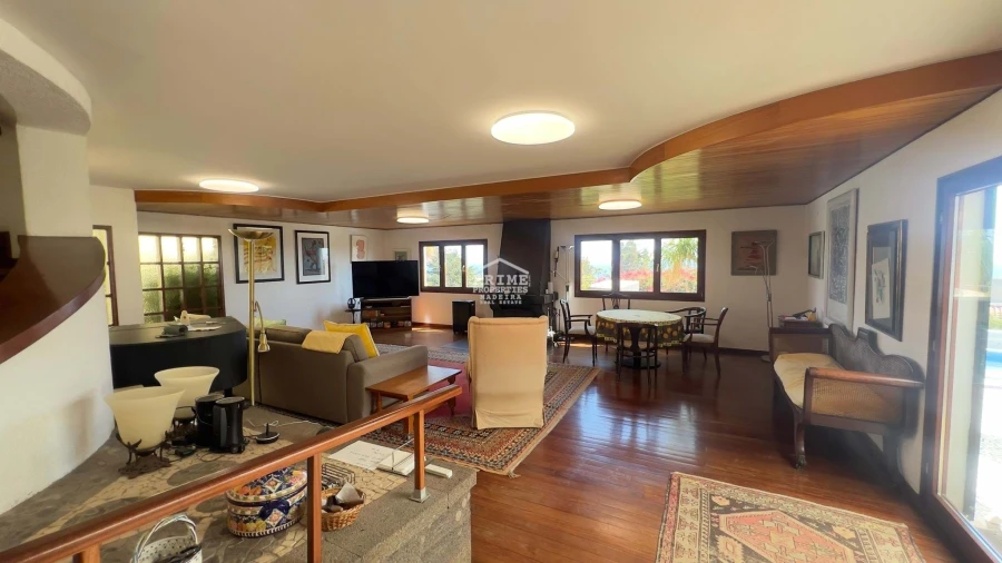 Moradia T6 para Venda em Caniço Foto 2