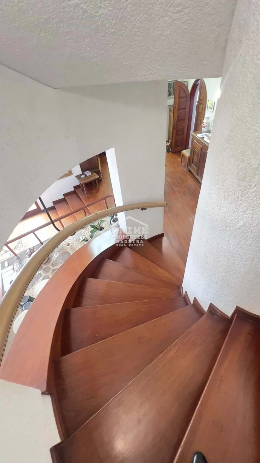 Moradia T6 para Venda em Caniço Foto 8