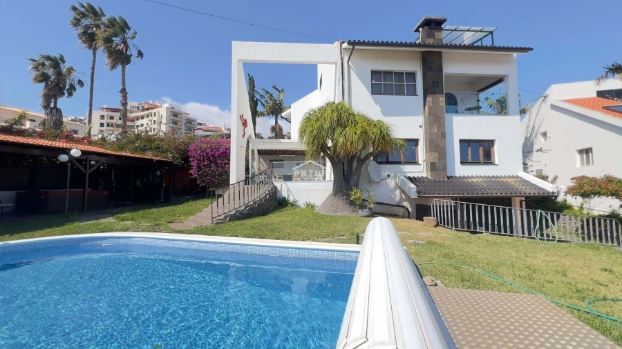 Moradia T6 para Venda em Caniço Foto 51