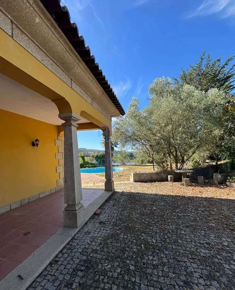 Moradia T5 para Venda em Meinedo Foto 17