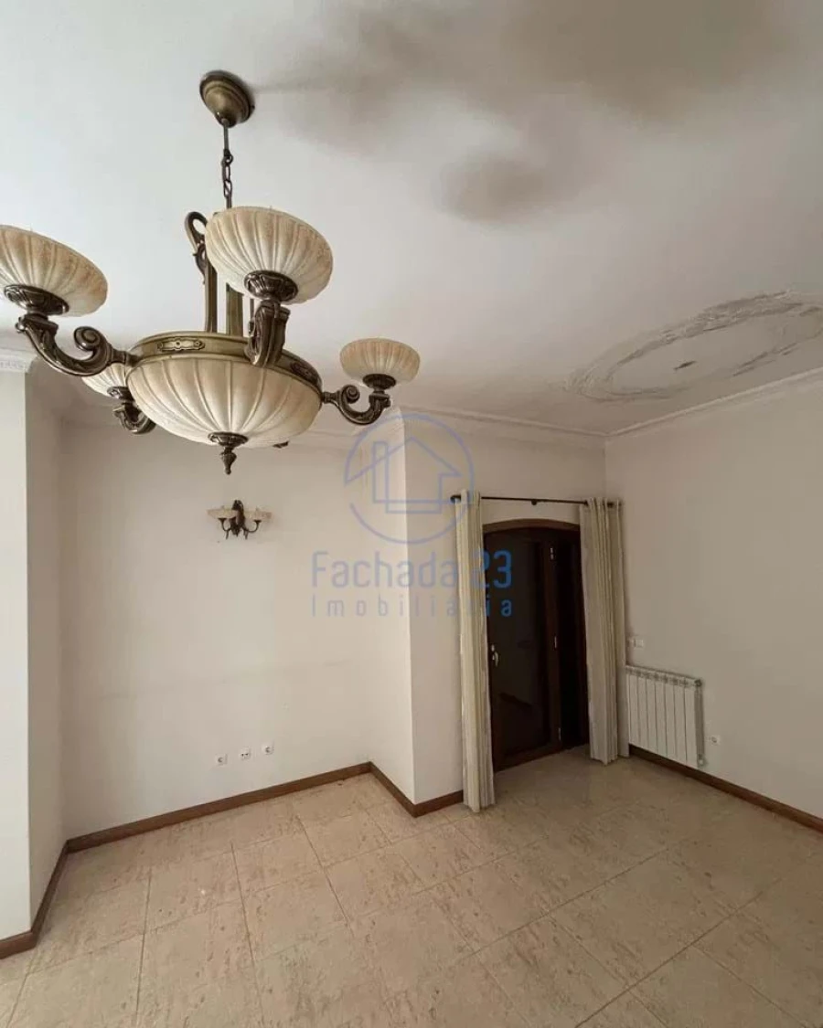 Moradia T5 para Venda em Meinedo Foto 29