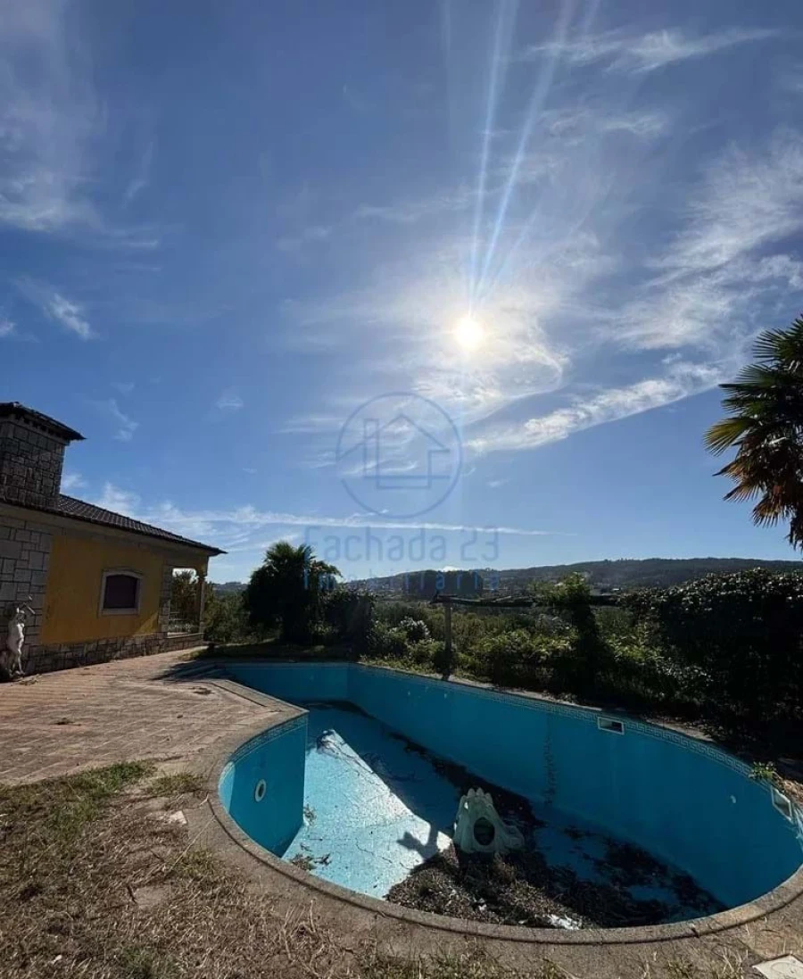 Moradia T5 para Venda em Meinedo Foto 11