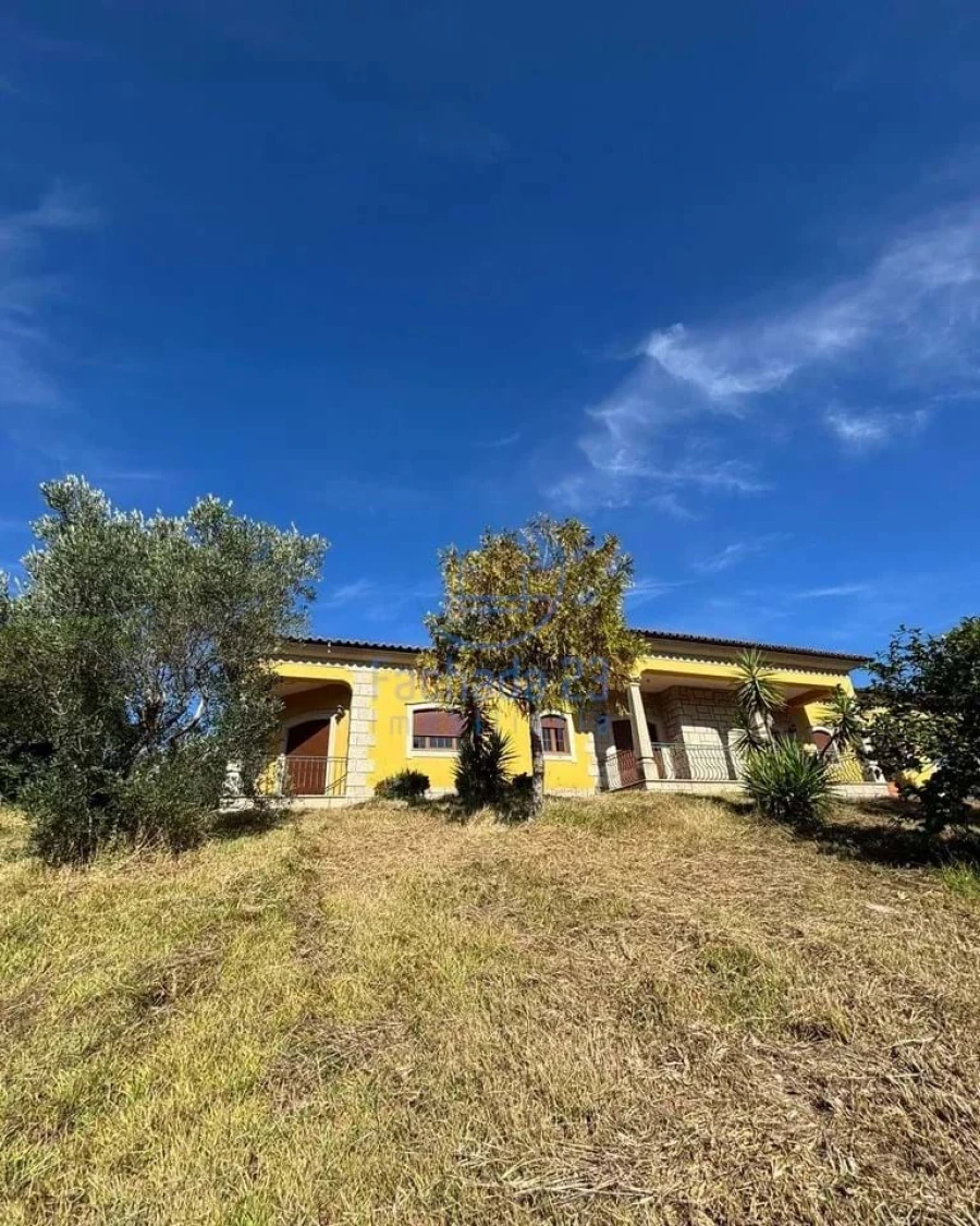 Moradia T5 para Venda em Meinedo Foto 51