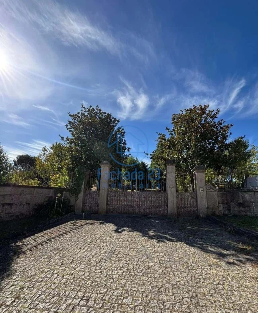 Moradia T5 para Venda em Meinedo Foto 21