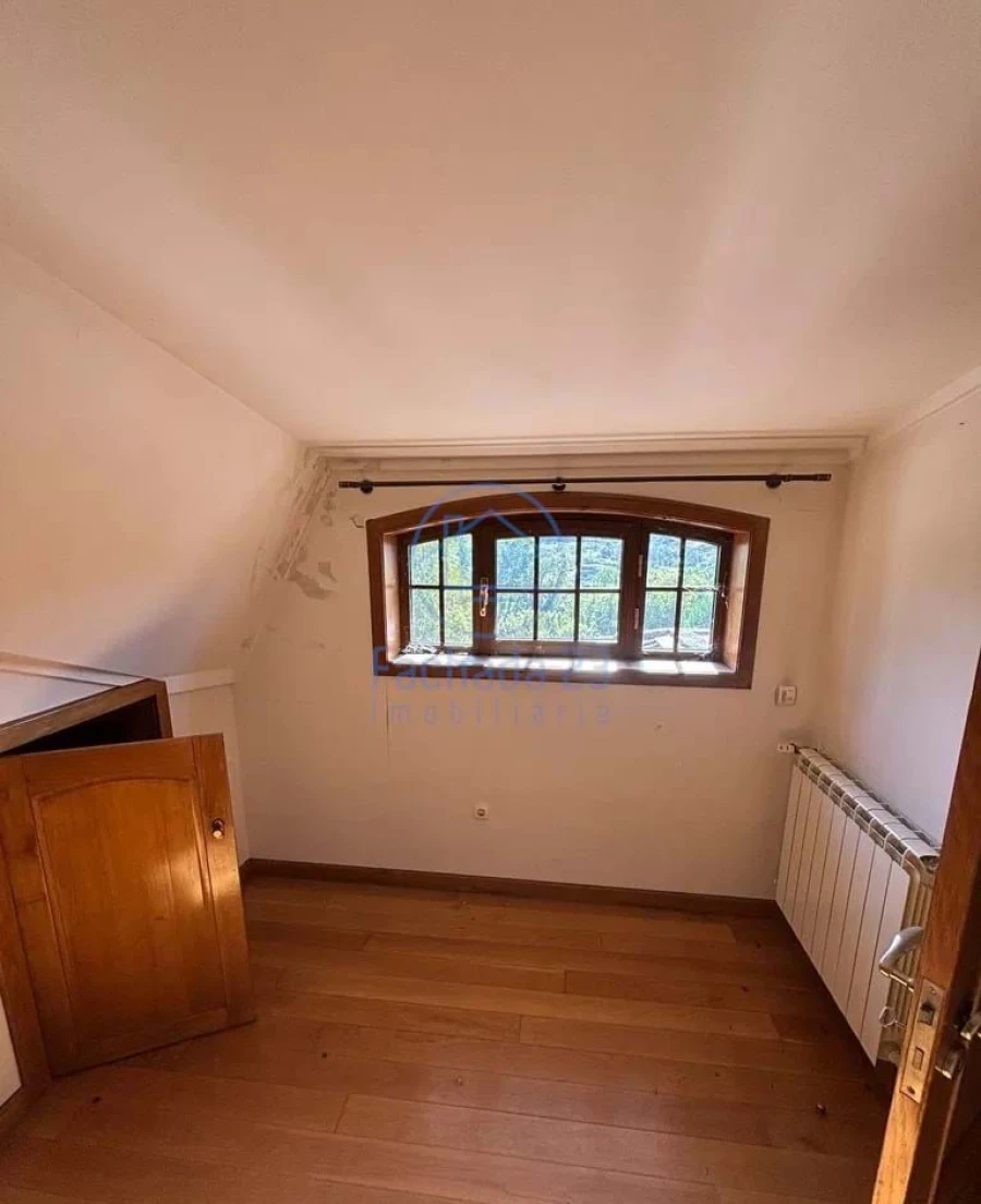 Moradia T5 para Venda em Meinedo Foto 47