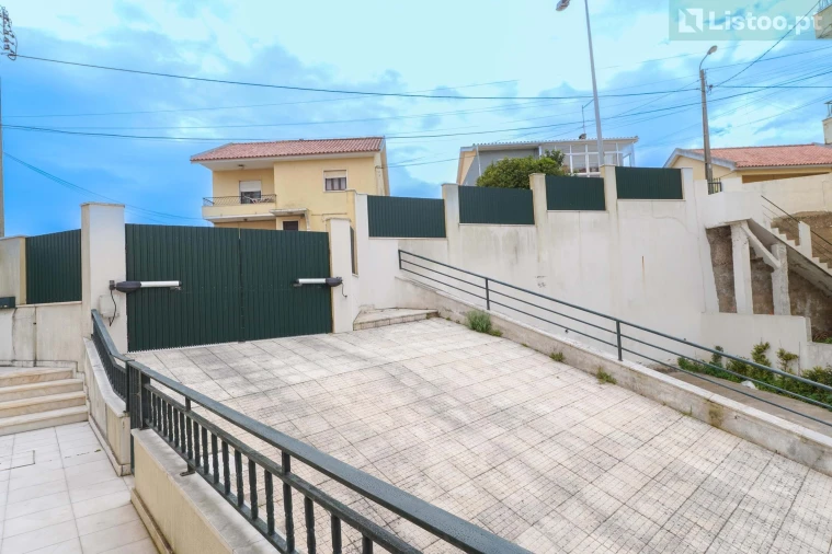 Moradia T5 para Venda em São Domingos de Rana Foto 40