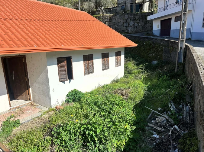 Moradia T3 para Venda em Manteigas (São Pedro) Foto 2