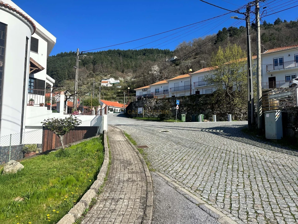 Moradia T3 para Venda em Manteigas (São Pedro) Foto 28