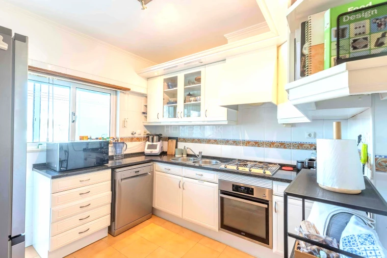 Apartamento T3 para Venda em São Domingos de Rana Foto 4