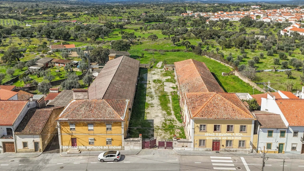 Moradia T9 para Venda em Espírito Santo, Nossa Senhora da Graça e São Simão Foto 1