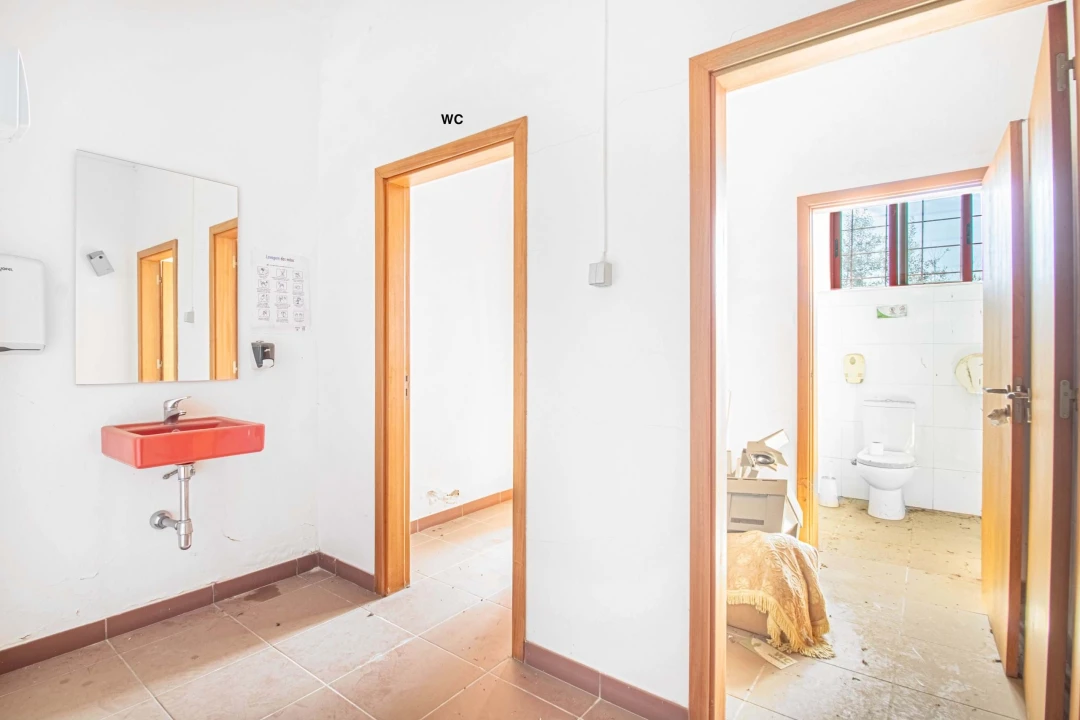 Moradia T9 para Venda em Espírito Santo, Nossa Senhora da Graça e São Simão Foto 43