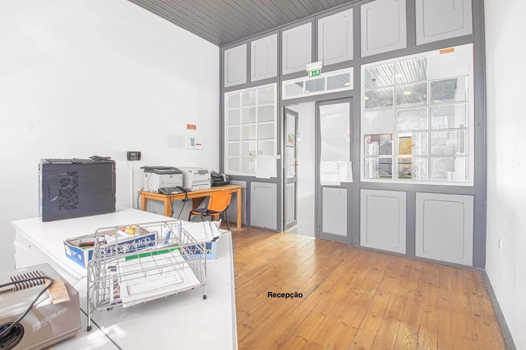 Moradia T9 para Venda em Espírito Santo, Nossa Senhora da Graça e São Simão Foto 23