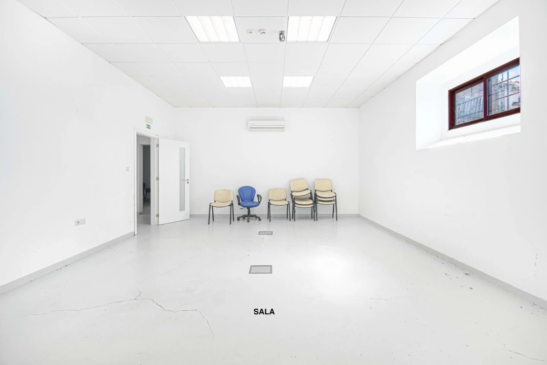 Moradia T9 para Venda em Espírito Santo, Nossa Senhora da Graça e São Simão Foto 30