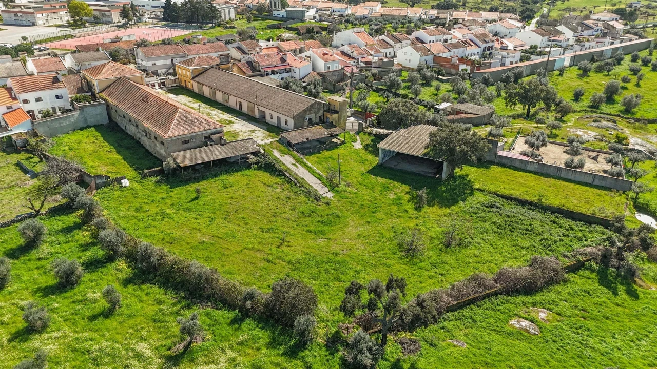 Moradia T9 para Venda em Espírito Santo, Nossa Senhora da Graça e São Simão Foto 7