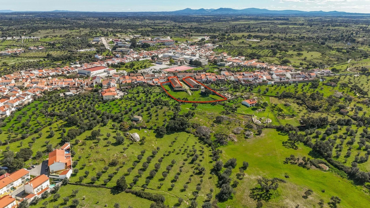 Moradia T9 para Venda em Espírito Santo, Nossa Senhora da Graça e São Simão Foto 2