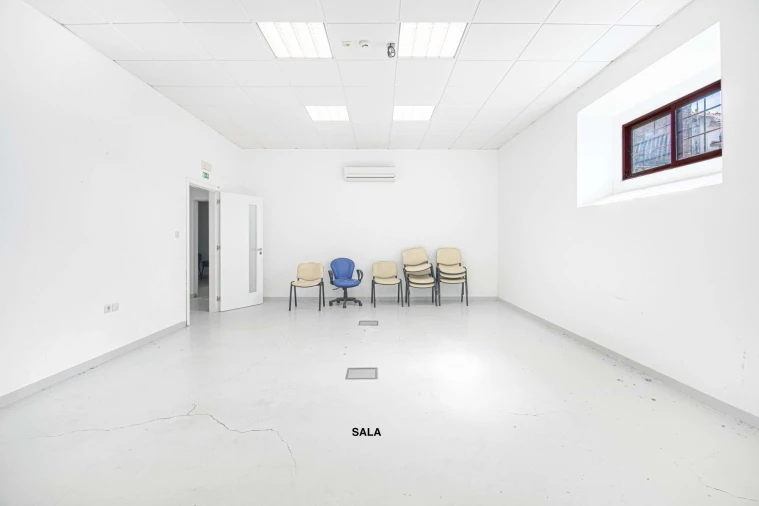 Moradia T9 para Venda em Espírito Santo, Nossa Senhora da Graça e São Simão Foto 30