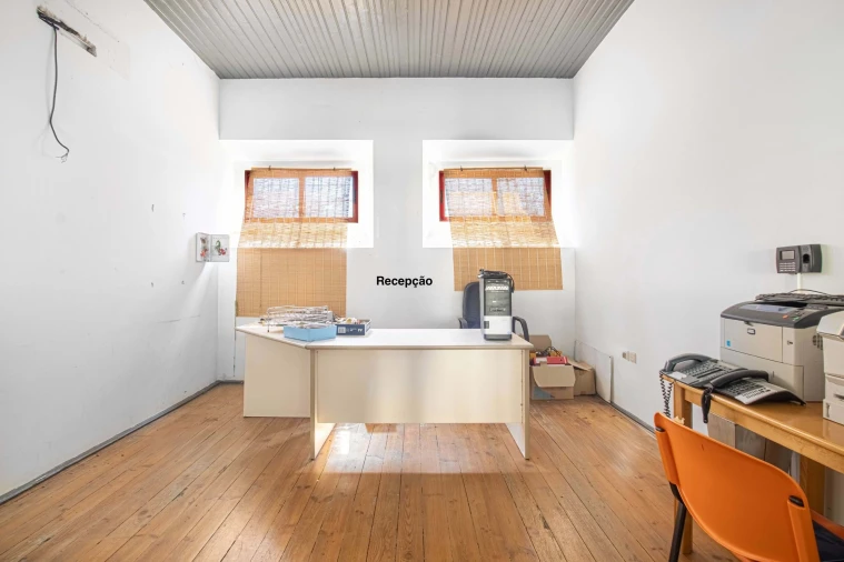 Moradia T9 para Venda em Espírito Santo, Nossa Senhora da Graça e São Simão Foto 22