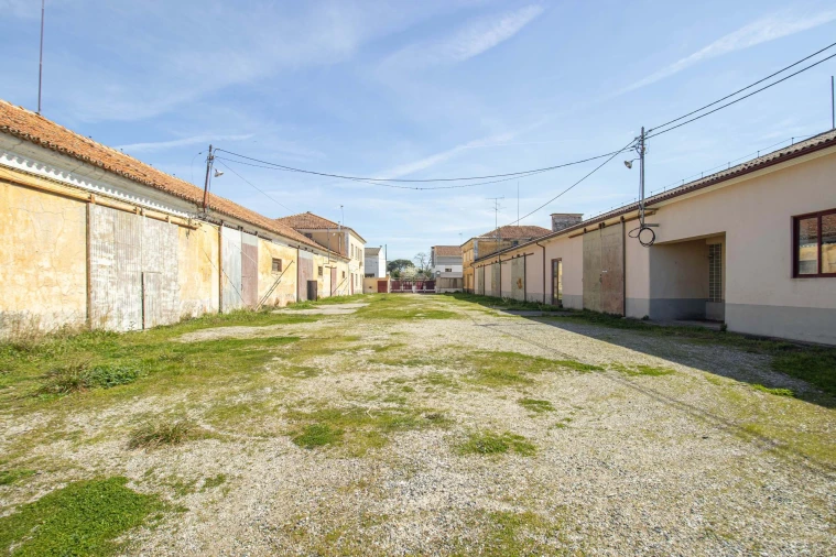 Moradia T9 para Venda em Espírito Santo, Nossa Senhora da Graça e São Simão Foto 11