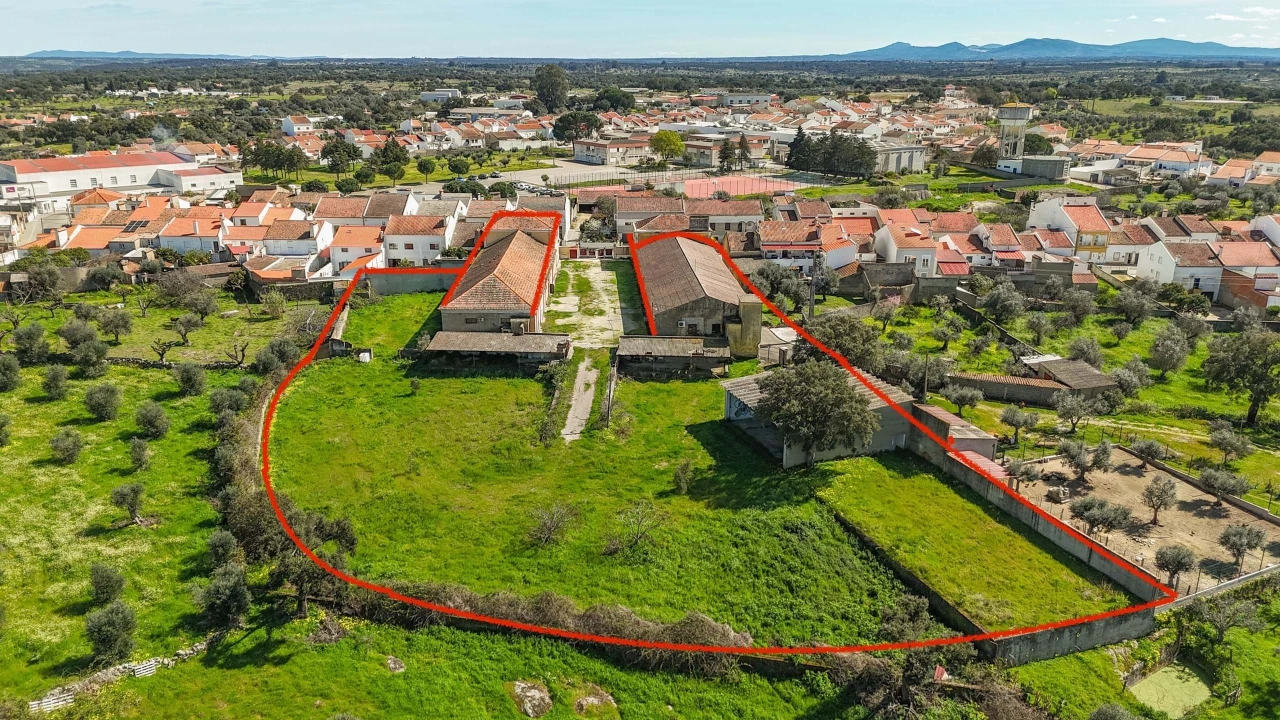 Moradia T9 para Venda em Espírito Santo, Nossa Senhora da Graça e São Simão Foto 3