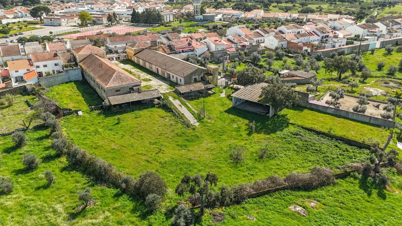 Moradia T9 para Venda em Espírito Santo, Nossa Senhora da Graça e São Simão Foto 4