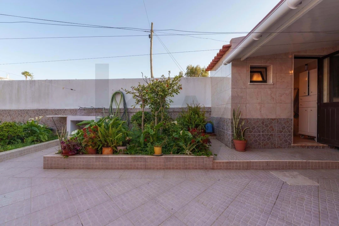 Moradia T3 para Venda em Quarteira Foto 31