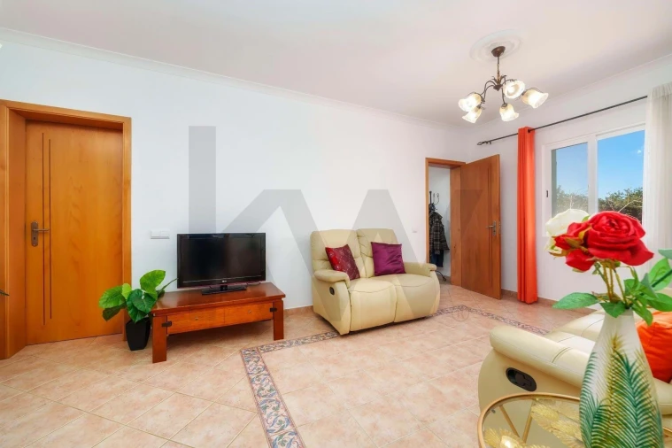 Moradia T3 para Venda em Quarteira Foto 4