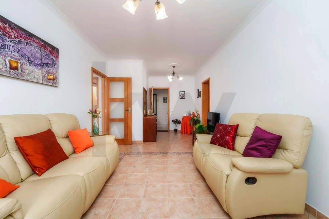 Moradia T3 para Venda em Quarteira Foto 3