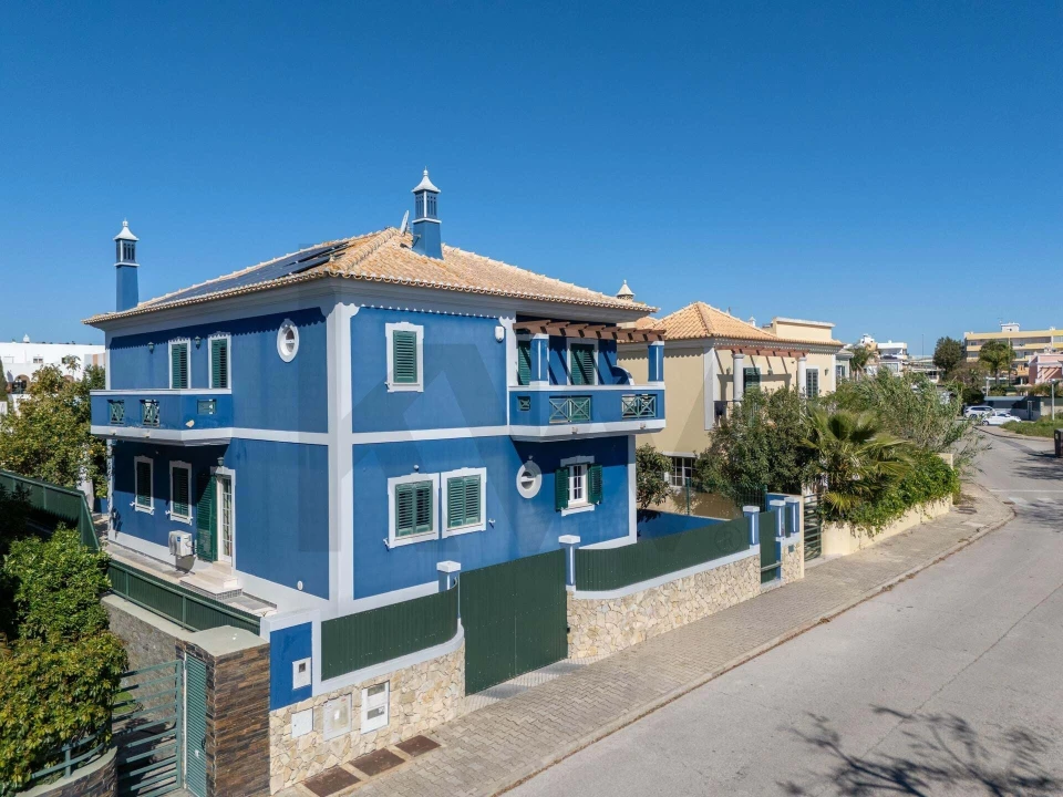 Moradia T4 para Venda em Montenegro Foto 2